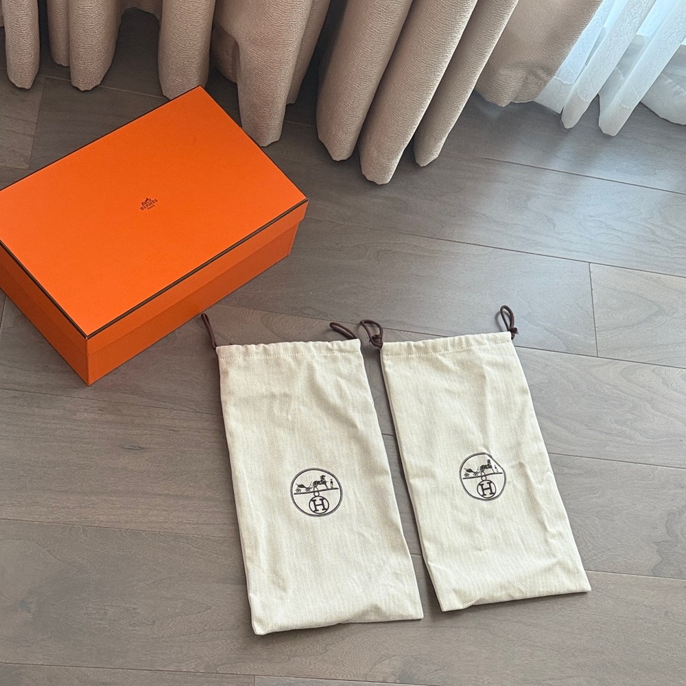 Hermes Orange Box with Cream Dust Bags